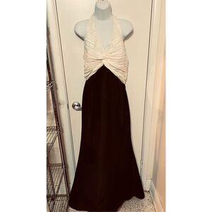 Cachet Formal Maxi Dress White Gauze Halter top Black satin bottom SZ 8 Beautifu